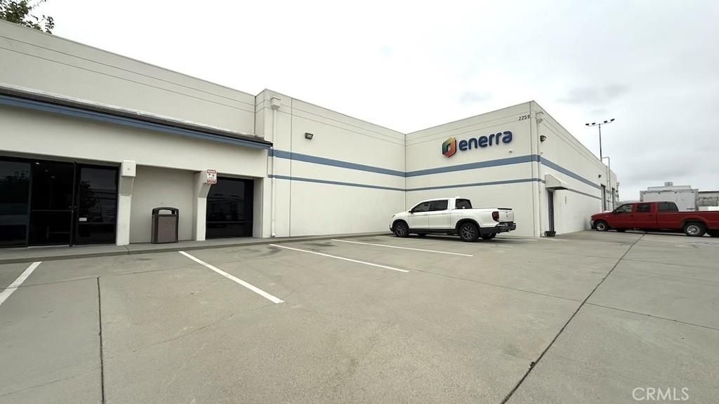 MLS #DW25086288 image #0