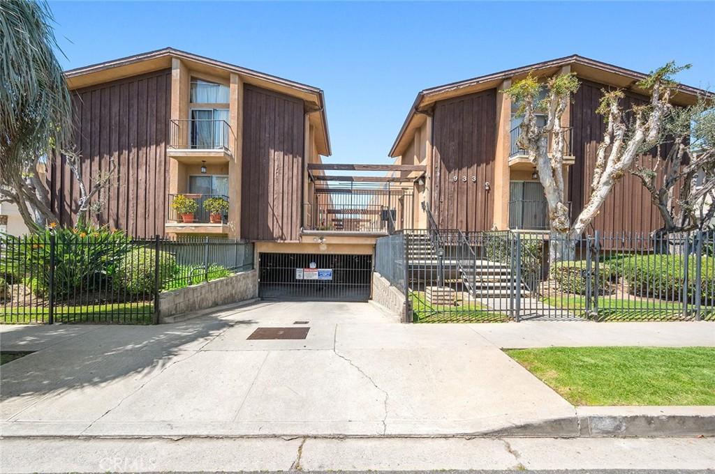 MLS #DW25088080 image #0