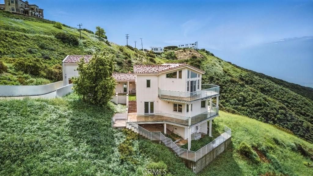 2501 Barrymore DR Malibu CA 90265 | MLS #DW25093746 45 MLS #DW25093746 image #0