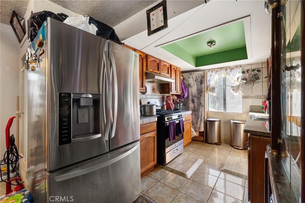 MLS #DW25110570 img 0