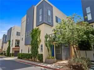 MLS #DW25141728 image #0