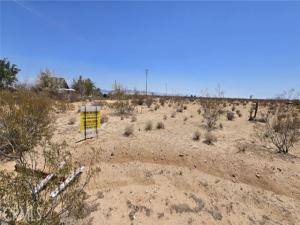 61329 Moon Drive Landers CA 92285 | MLS #DW25143985 45 MLS #DW25143985 image #0