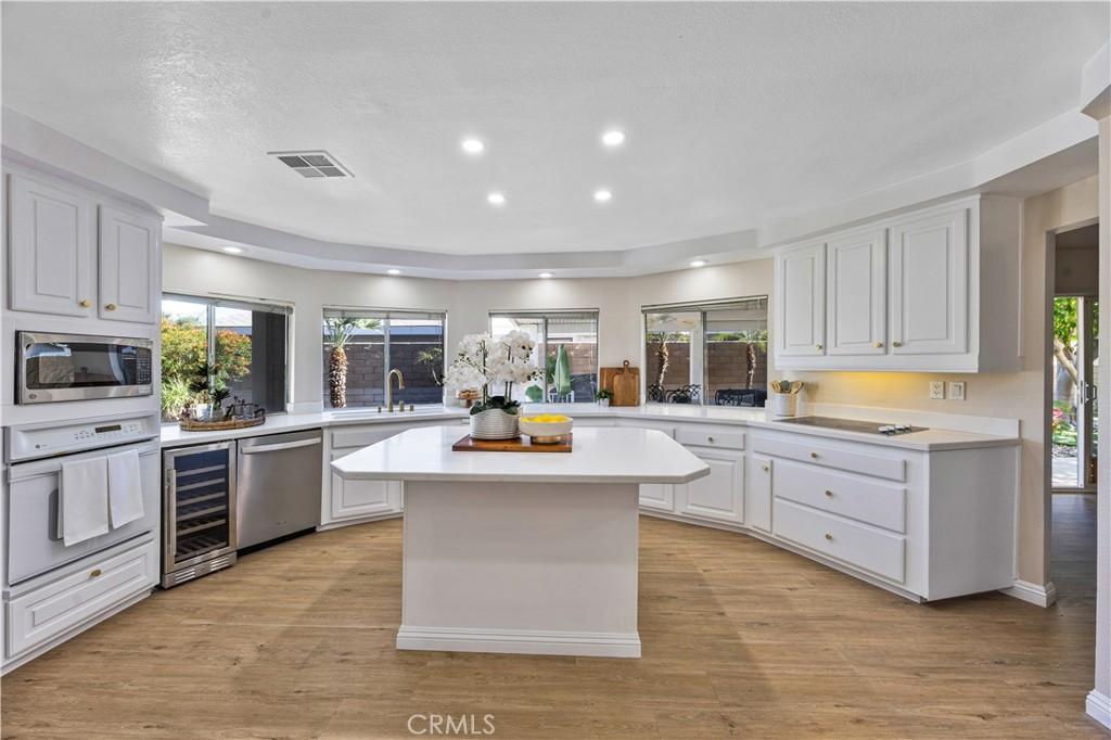 MLS #DW25160137 image #0