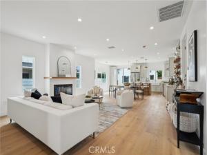 MLS #DW25163709 image #0