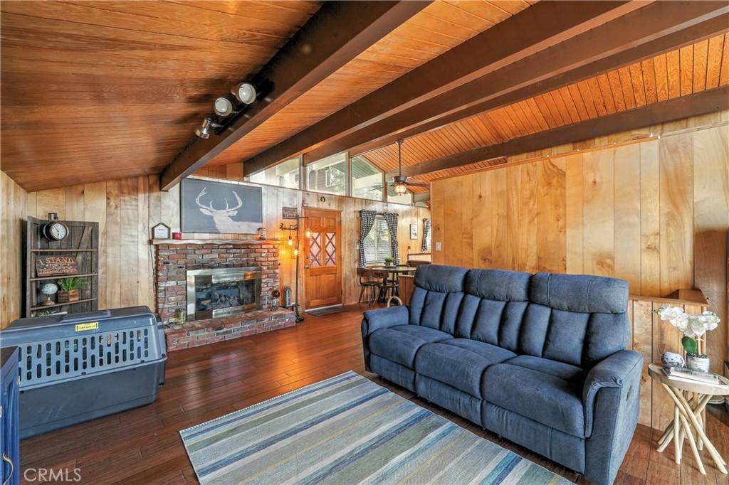 MLS #DW25166814 image #0