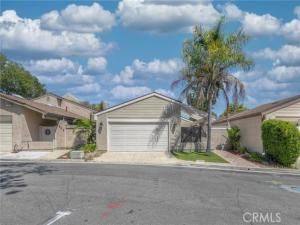 MLS #DW25172131 image #0