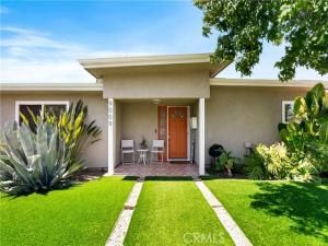 MLS #DW25182042 image #0