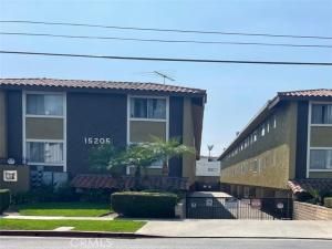 MLS #DW25182145 image #0