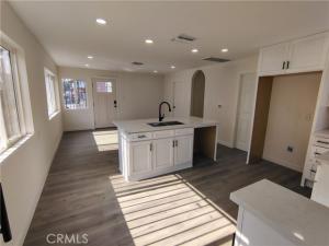 MLS #DW25187175 image #0