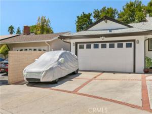 MLS #DW25202211 image #0