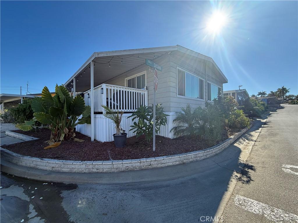 MLS #DW25206992 image #0