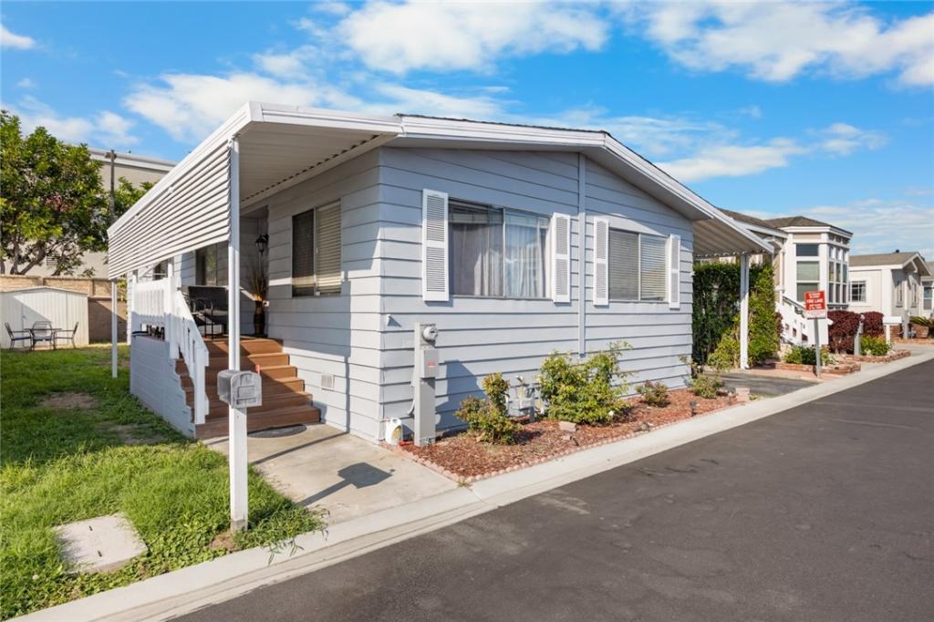 MLS #DW25208445 image #0