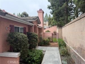 MLS #DW25216636 image #0