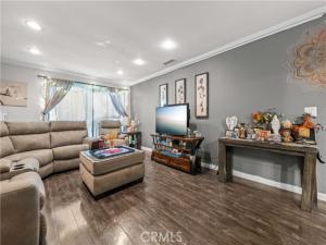 MLS #DW25217681 image #0