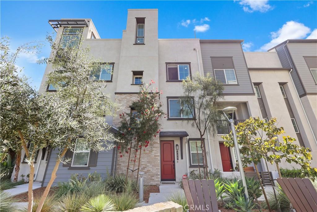 MLS #DW25217700 image #0