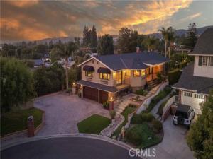 MLS #DW25218287 image #0