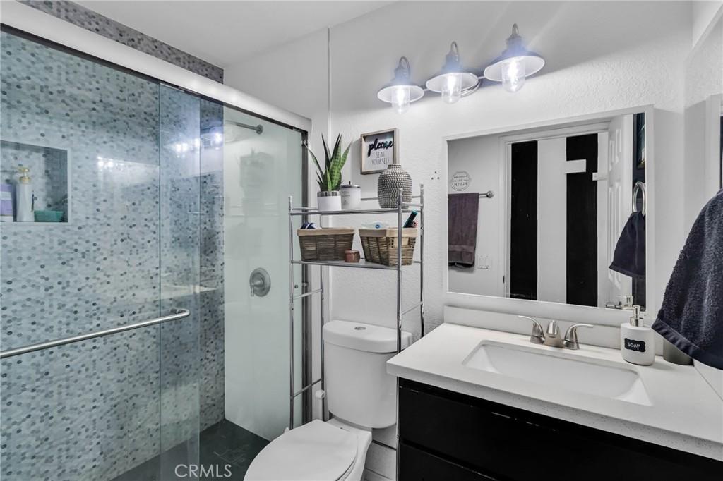 MLS #DW25219712 image #0