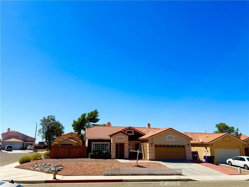 MLS #DW25219739 image #0