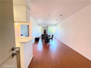 MLS #DW25221457 image #0