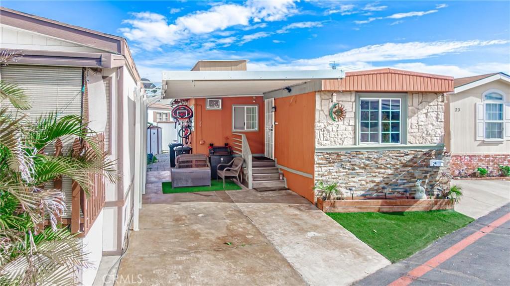 MLS #DW25224470 image #0