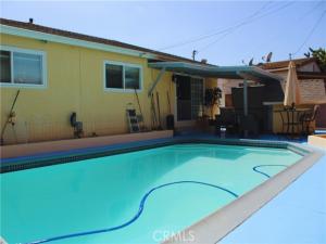 MLS #DW25230393 image #0