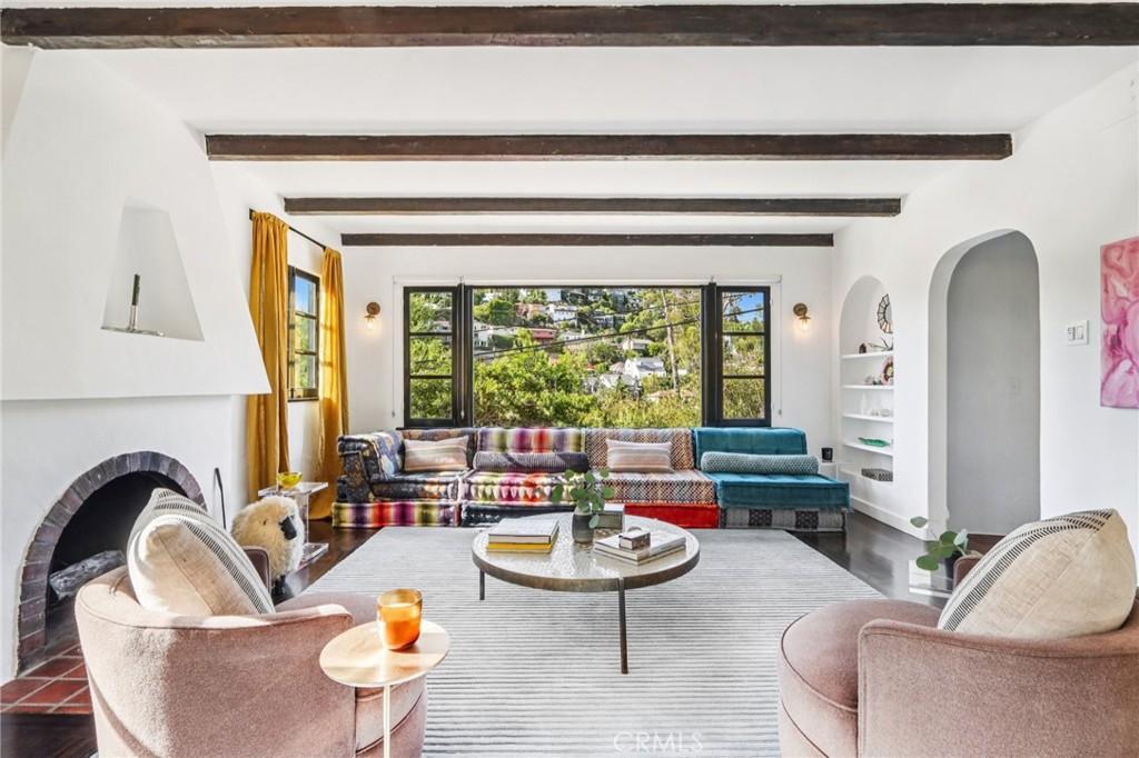 MLS #DW25236950 image #0