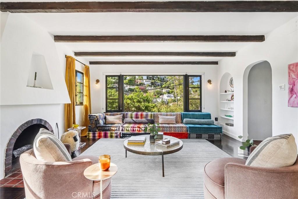 MLS #DW25236950 image #0