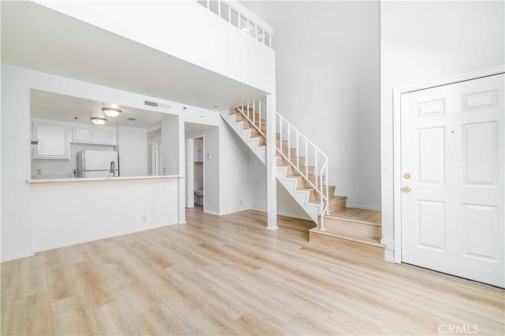 MLS #DW25238771 image #0