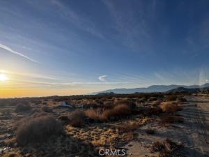 MLS #DW25240547 image #0