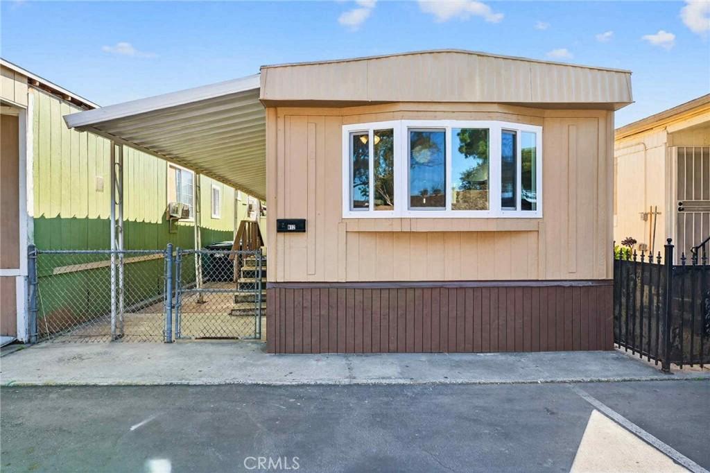 MLS #DW25240713 image #0