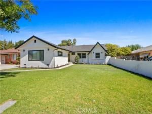 MLS #DW25241387 image #0