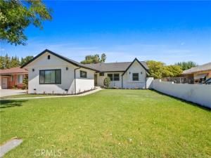 MLS #DW25241387 image #0