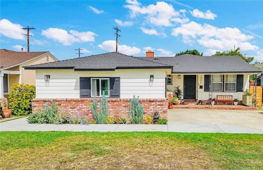 MLS #DW25241646 image #0