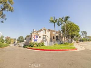 MLS #DW25242077 image #0