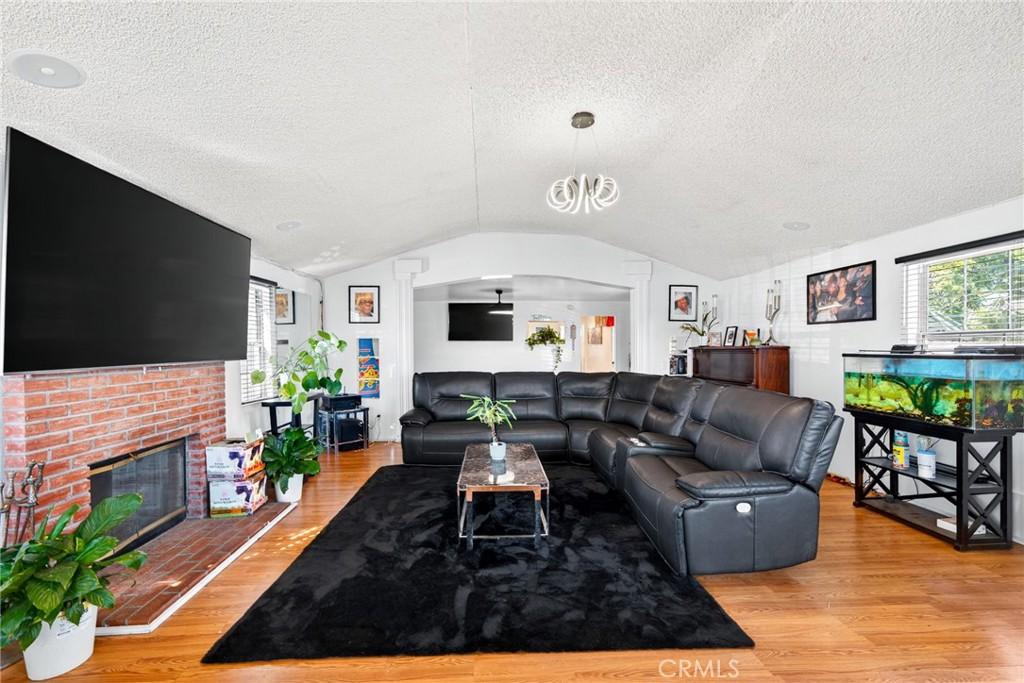 MLS #DW25246677 image #0