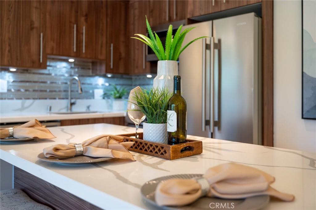 MLS #DW25247619 img 0