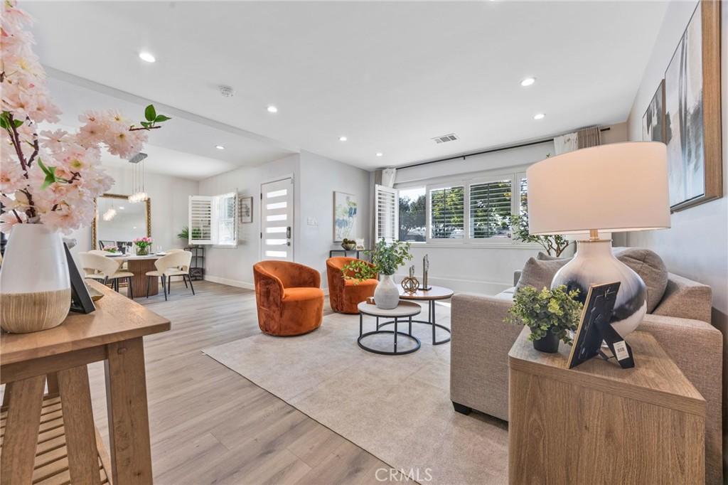 MLS #DW25247760 image #0