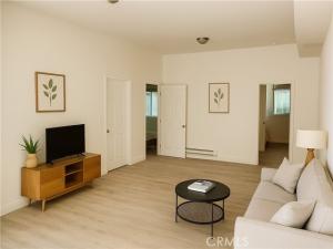 MLS #DW25250129 image #0