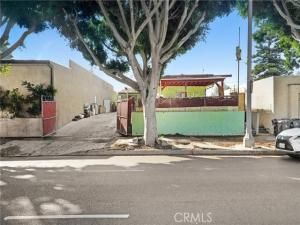 MLS #DW25250280 image #0