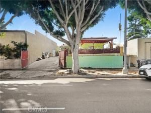 MLS #DW25250280 image #0