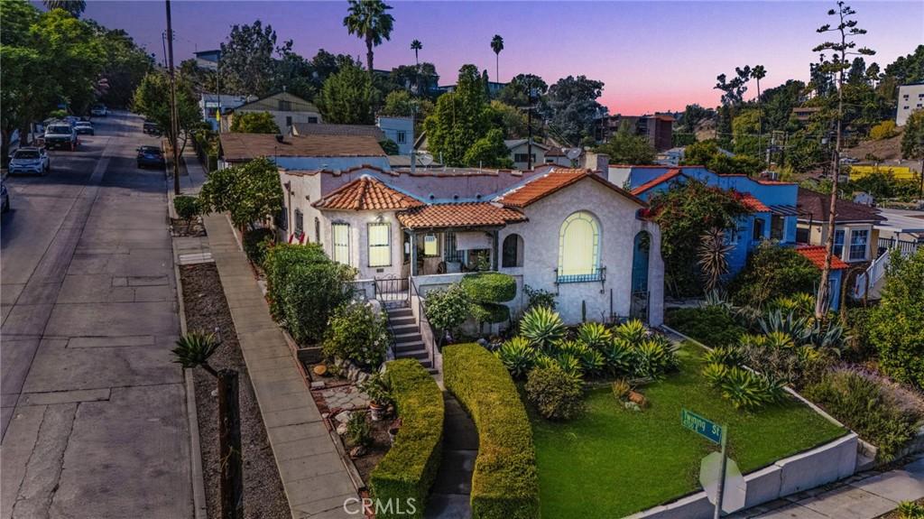 MLS #DW25250381 image #0