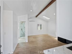 MLS #DW25250591 image #0