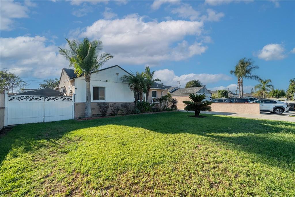 MLS #DW25250655 image #0