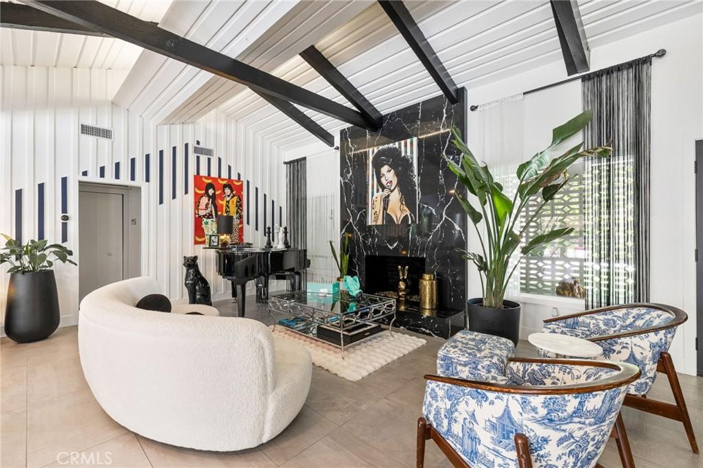 MLS #DW25254934 image #0