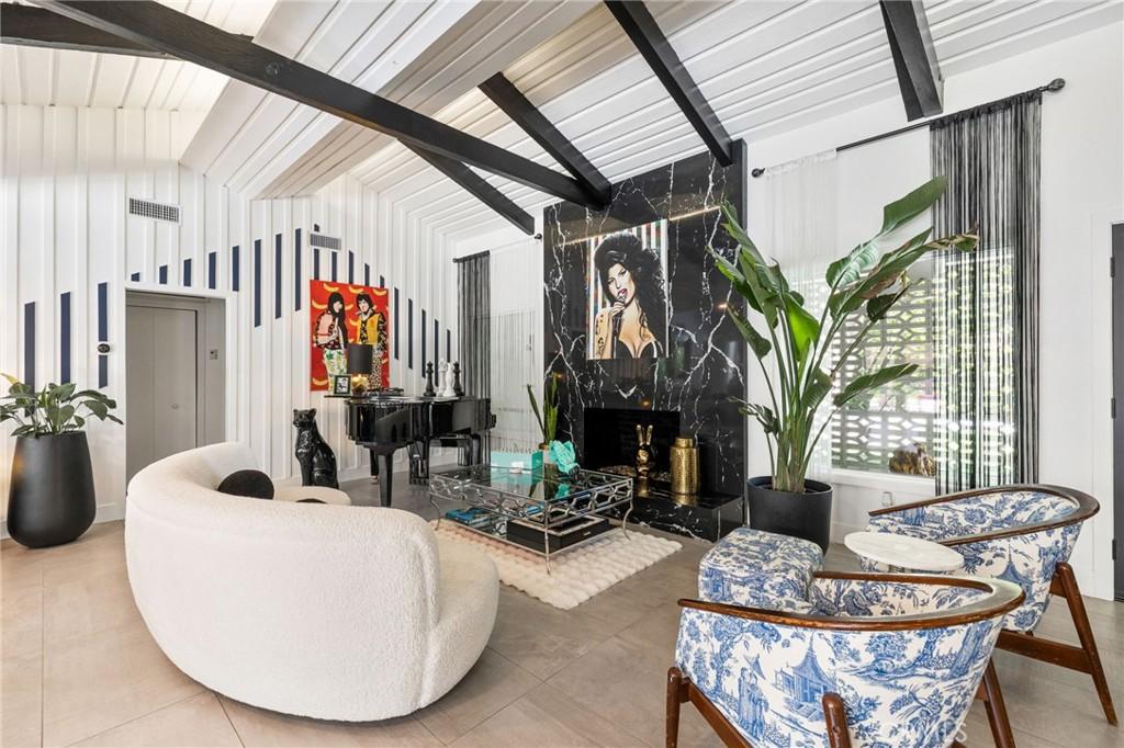 MLS #DW25254934 image #0