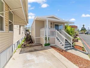 MLS #DW25261280 image #0