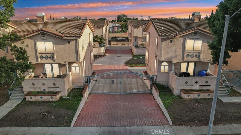 MLS #DW25263238 image #0