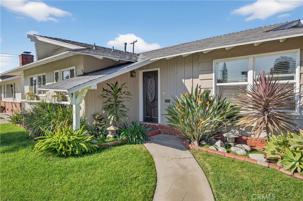 MLS #DW25265285 image #0