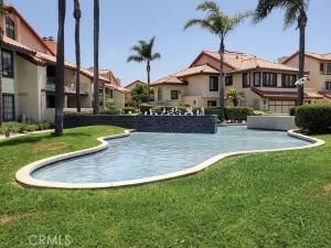 MLS #DW25265945 image #0