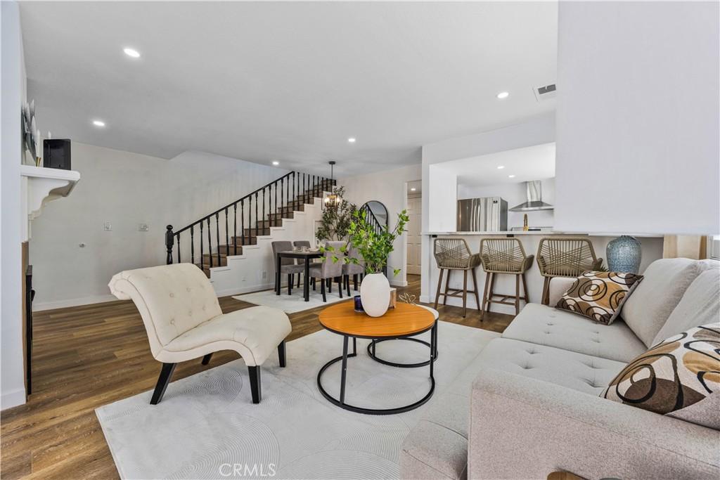 MLS #DW25267551 image #0